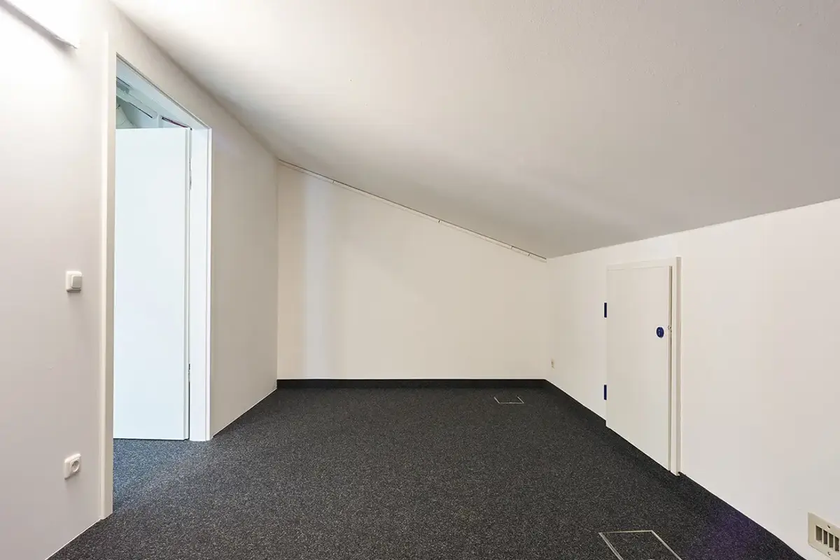 Storage room Sofort verfügbares Archiv oder Lager in Grasbrunn – flexibel & sicher!