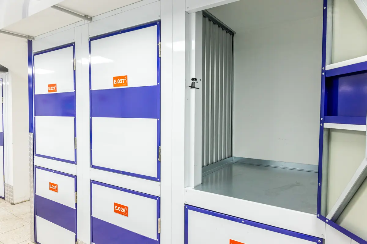 Storage room STORE ROOM Lager Handelskai