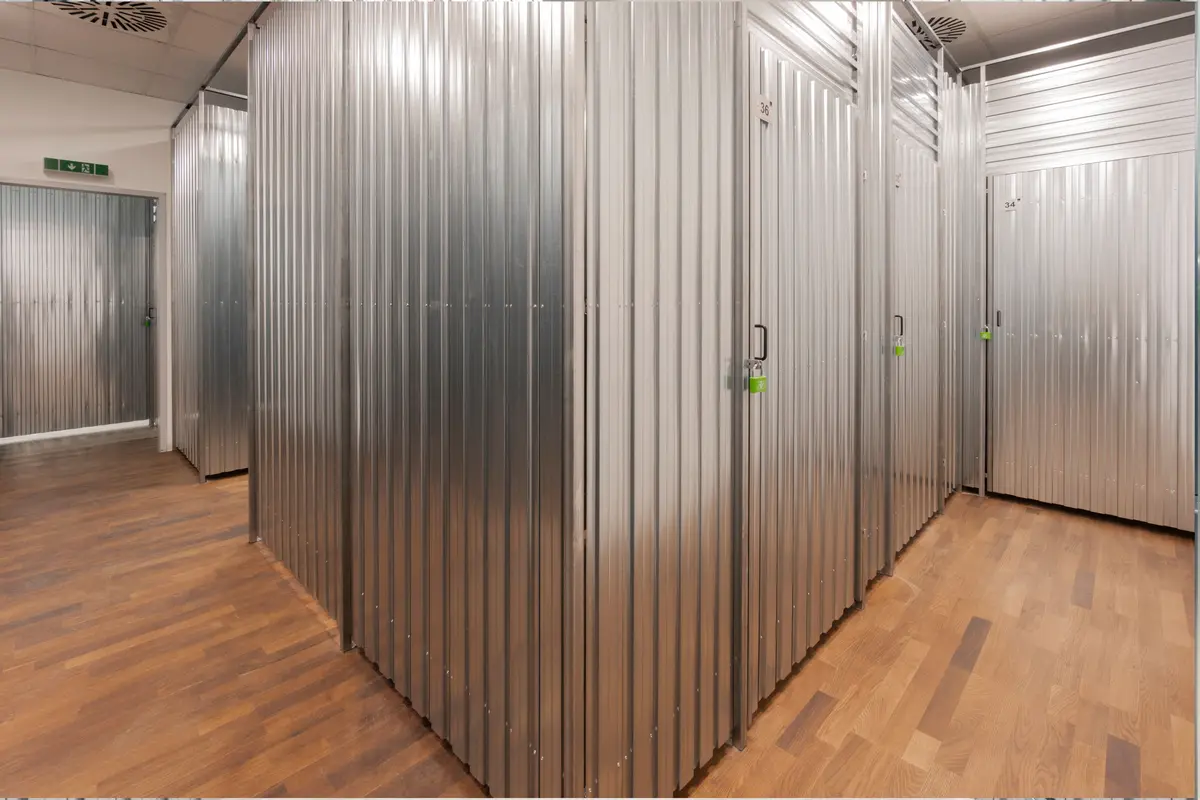Storage room Storebox Leer