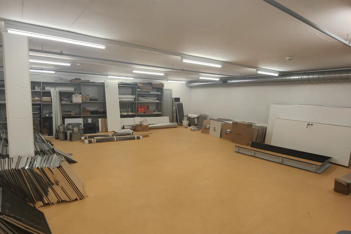 Storage room 85.8m2 Lagerraum Schaffhausen - Stauffacherstrasse 36