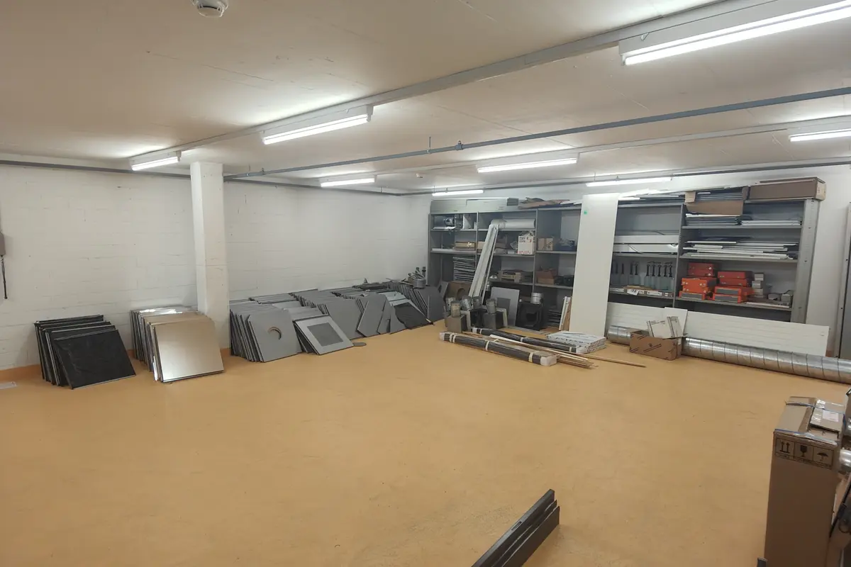Storage room 85.8m2 Lagerraum Schaffhausen - Stauffacherstrasse 36