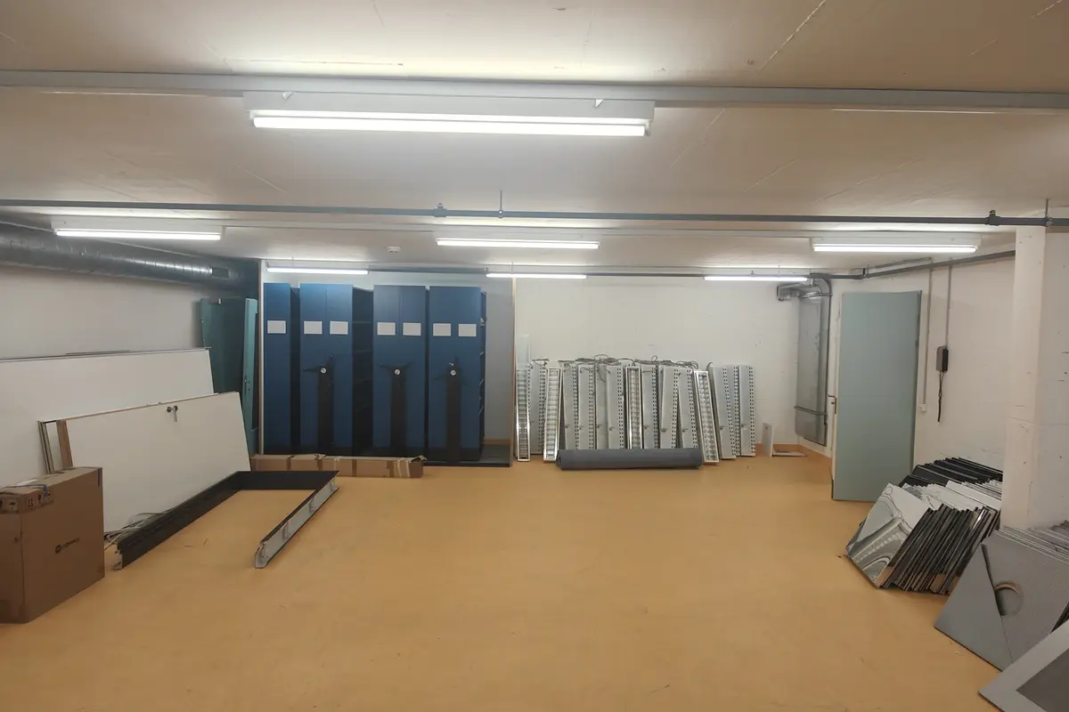 Storage room 85.8m2 Lagerraum Schaffhausen - Stauffacherstrasse 36