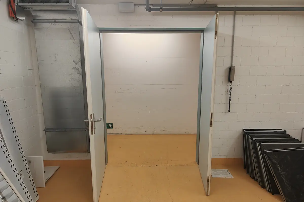 Storage room 85.8m2 Lagerraum Schaffhausen - Stauffacherstrasse 36
