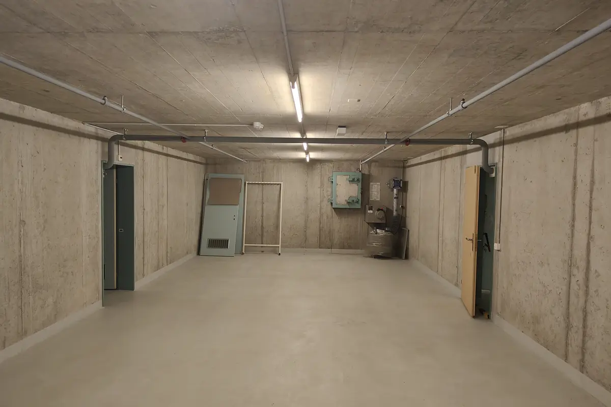 Storage room 104m2 Lagerraum Schaffhausen - Stauffacherstrasse 36