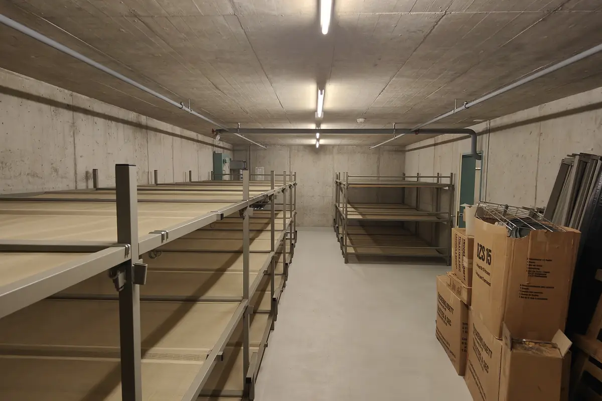 Storage room 104m2 Lagerraum Schaffhausen - Stauffacherstrasse 36