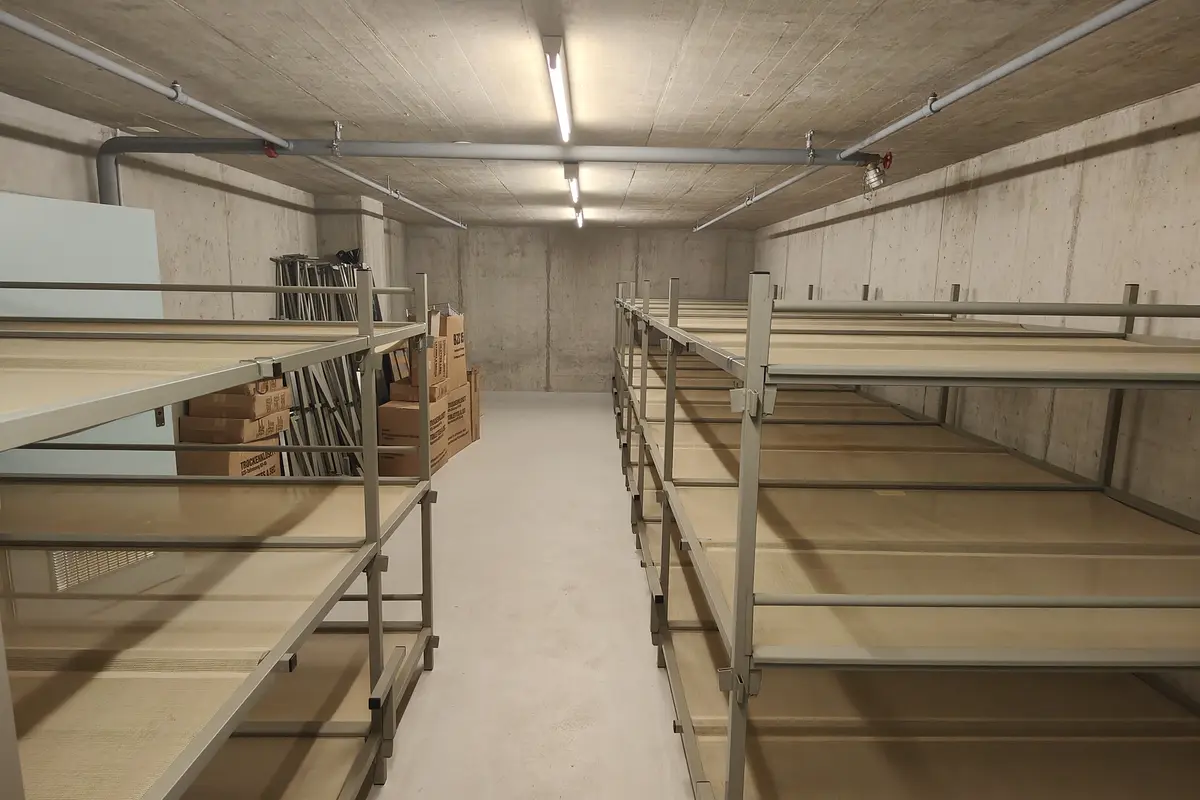 Storage room 104m2 Lagerraum Schaffhausen - Stauffacherstrasse 36