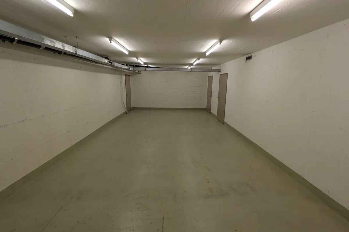 Storage room 46.0m2 Lagerraum Schlieren - Uitikonerstrasse 2/4 (VERFÜGBAR AB MITTE MÄRZ)