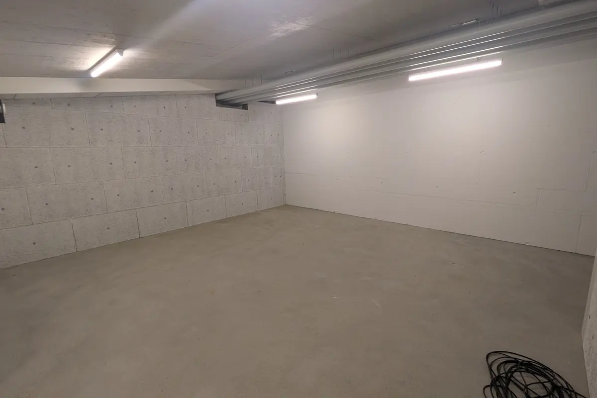 Storage room 82.5m2 Lagerraum Regensdorf - Althardstrasse 52B