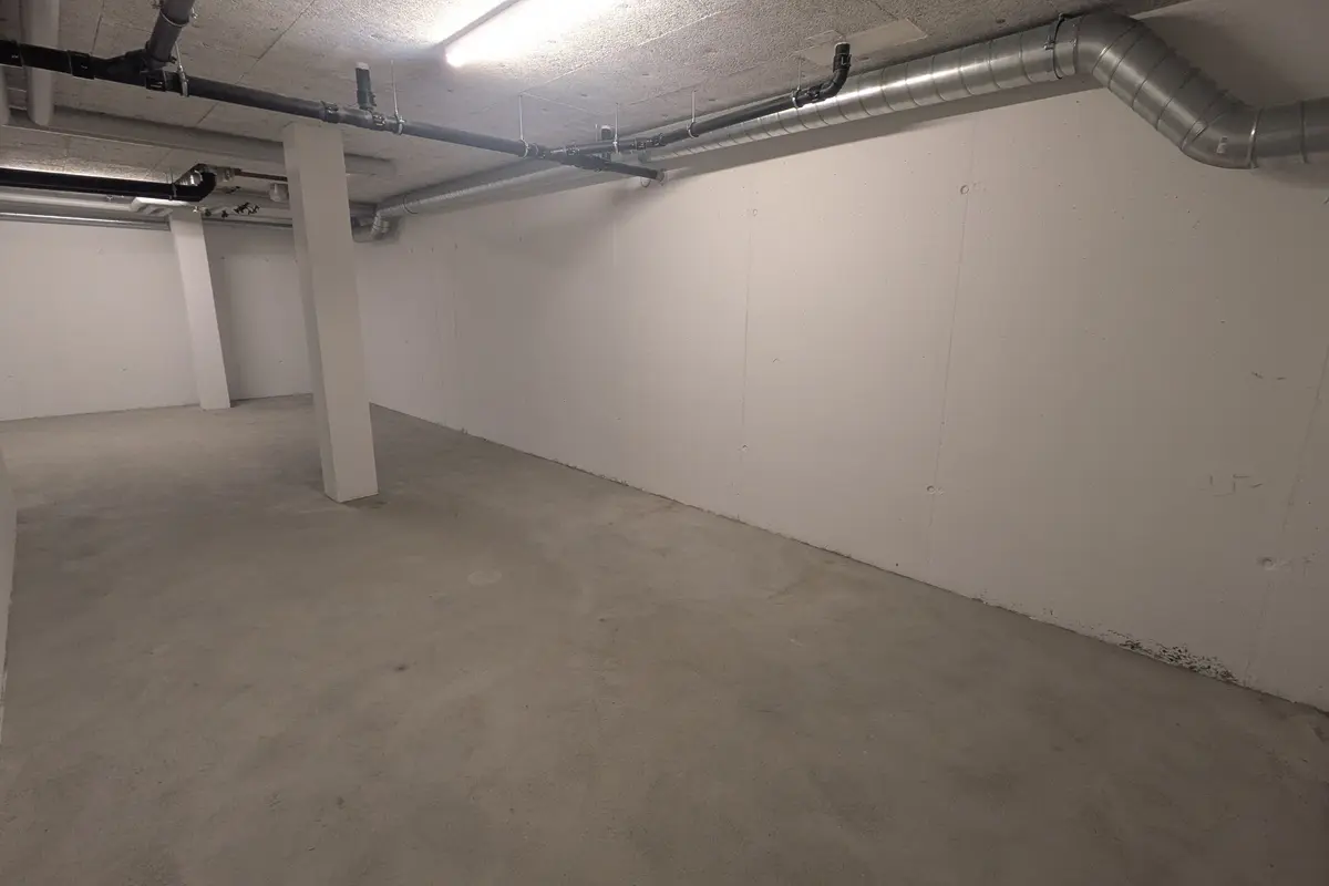 Garde-meuble 64.1m2 Lagerraum Regensdorf - Althardstrasse 52C (VERFÜGBAR AB OKTOBER)