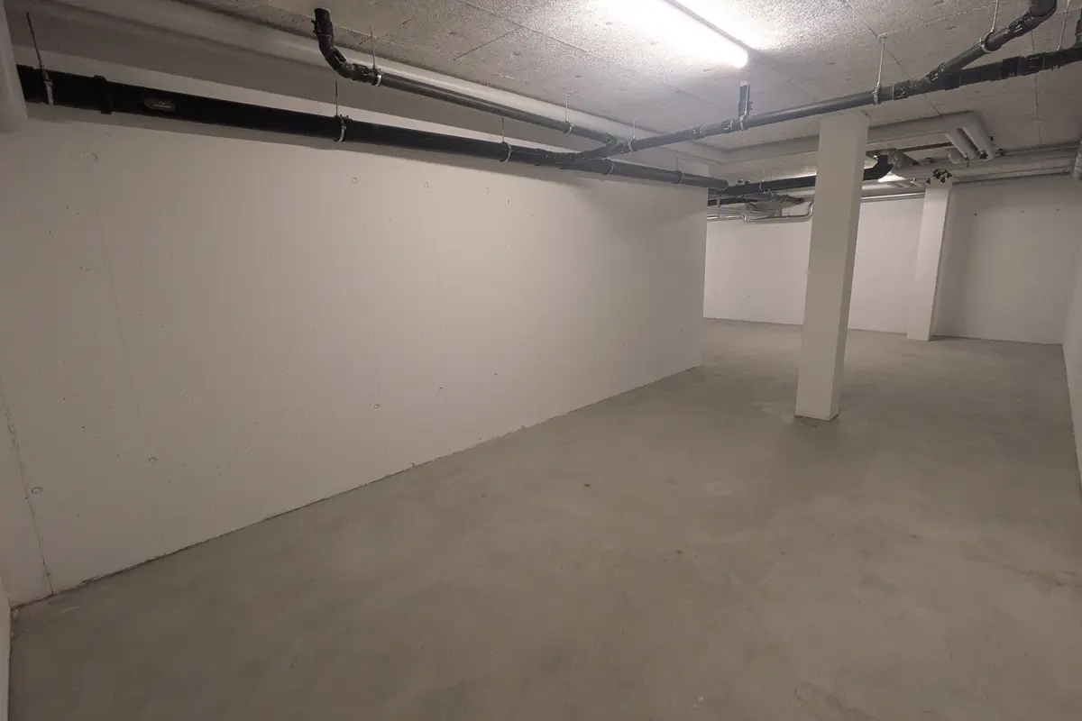 Garde-meuble 64.1m2 Lagerraum Regensdorf - Althardstrasse 52C (VERFÜGBAR AB OKTOBER)