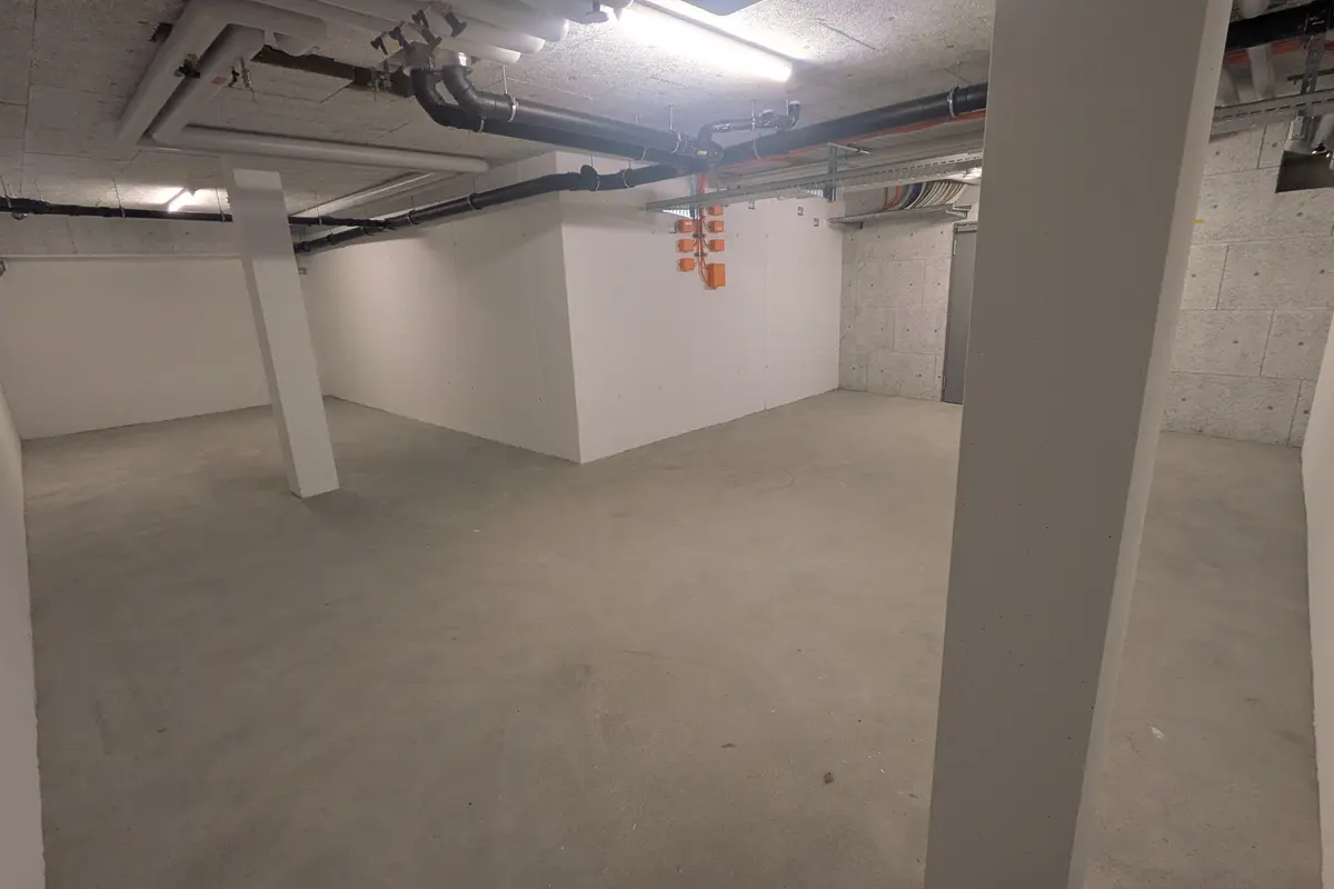 Garde-meuble 64.1m2 Lagerraum Regensdorf - Althardstrasse 52C (VERFÜGBAR AB OKTOBER)