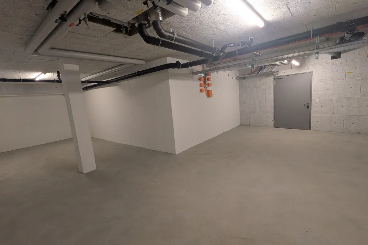 Garde-meuble 64.1m2 Lagerraum Regensdorf - Althardstrasse 52C (VERFÜGBAR AB OKTOBER)