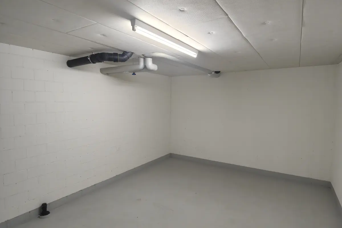 Garde-meuble 21m2 Lagerraum Bülach - Im Rietpark 17 (VERFÜGBAR AB MITTE OKTOBER)