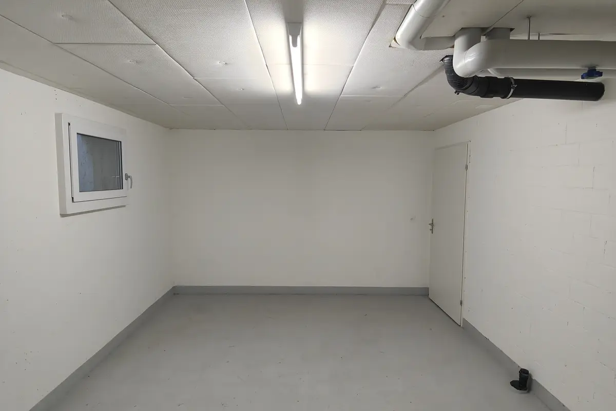 Garde-meuble 21m2 Lagerraum Bülach - Im Rietpark 17 (VERFÜGBAR AB MITTE OKTOBER)