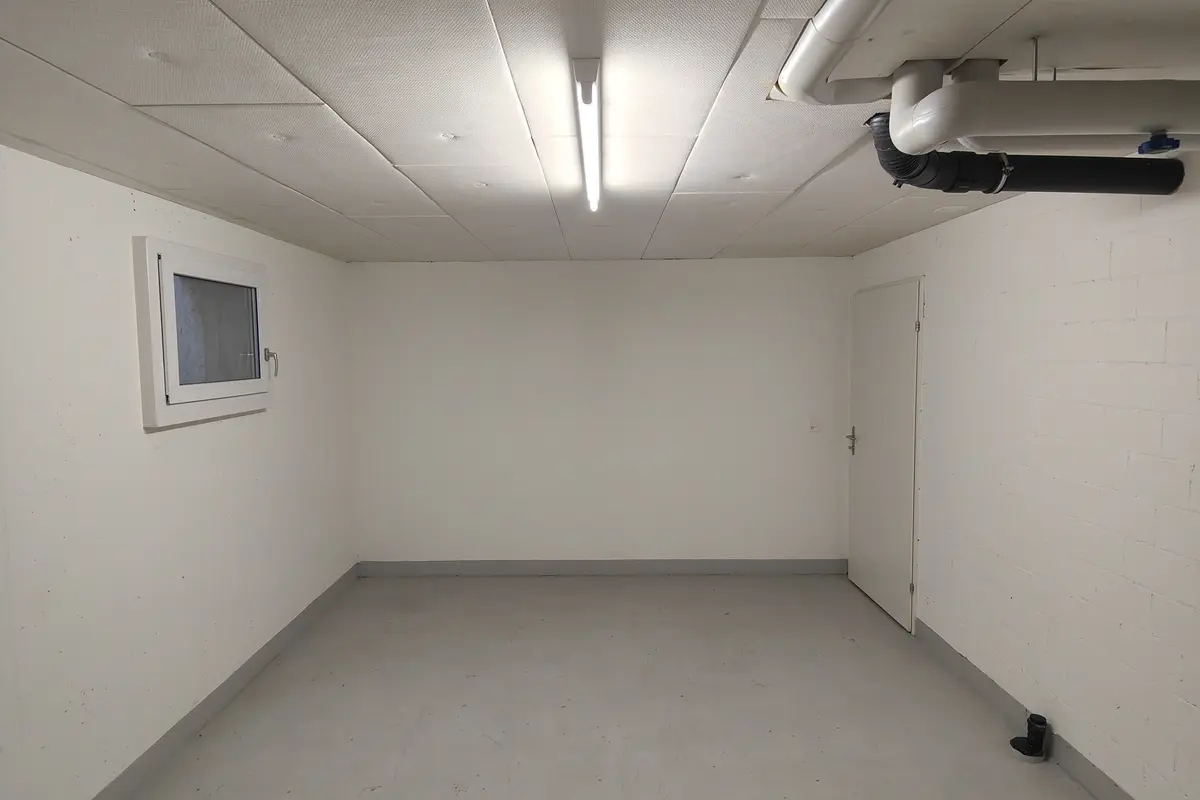 Garde-meuble 21m2 Lagerraum Bülach - Im Rietpark 17 (VERFÜGBAR AB MITTE OKTOBER)