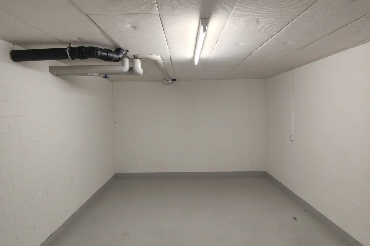 Garde-meuble 21m2 Lagerraum Bülach - Im Rietpark 17 (VERFÜGBAR AB MITTE OKTOBER)