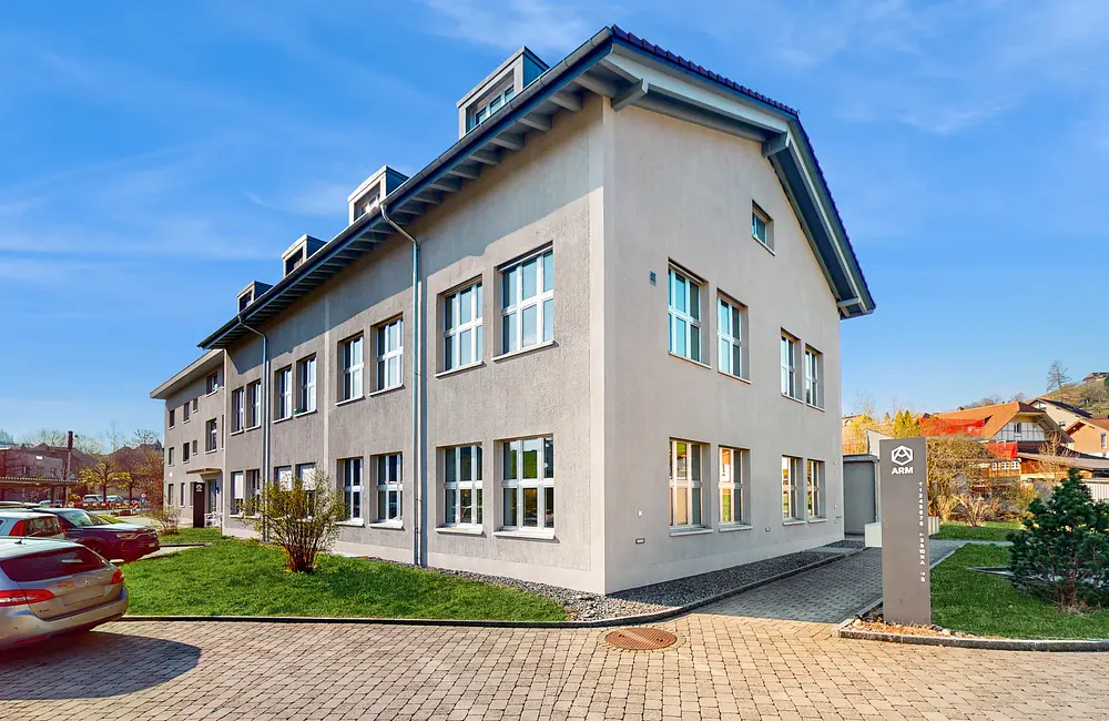 Garde-meuble Attraktive Gewerbefläche mit viel Raum und Parkmöglichkeit