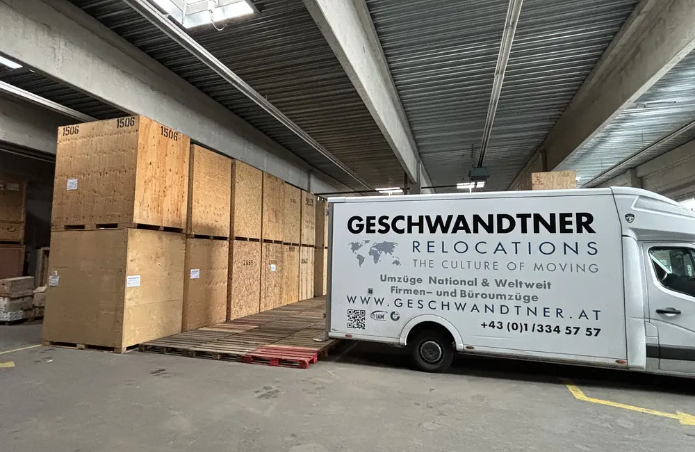 Lagerraum mieten Lagerhalle mit Abteilen + Container Storage am Hof - Geschwandtner GmbH 