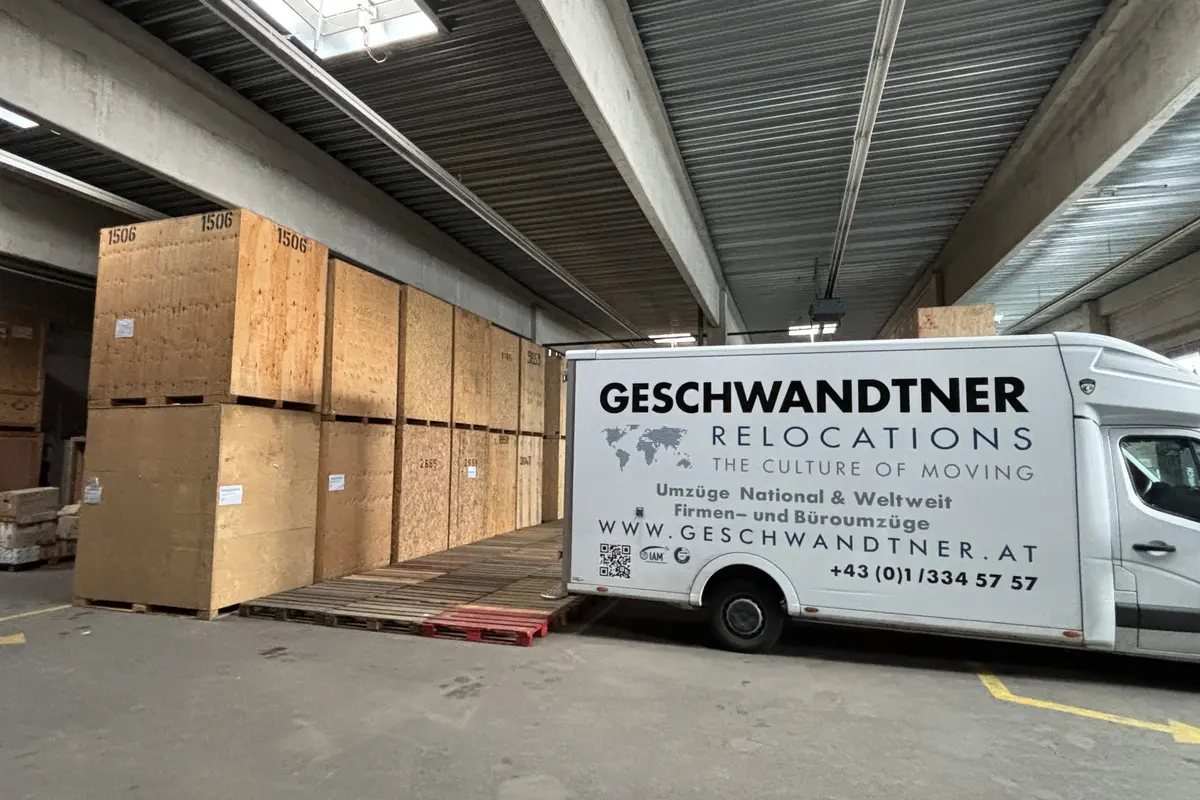 Storage room Lagerhalle mit Abteilen + Container Storage am Hof - Geschwandtner GmbH
