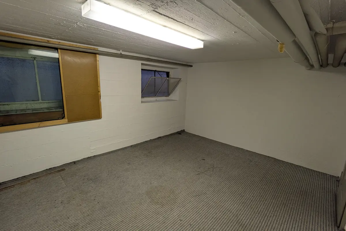 Storage room 18m2 Lagerraum Basel - Dornacherstrasse 95