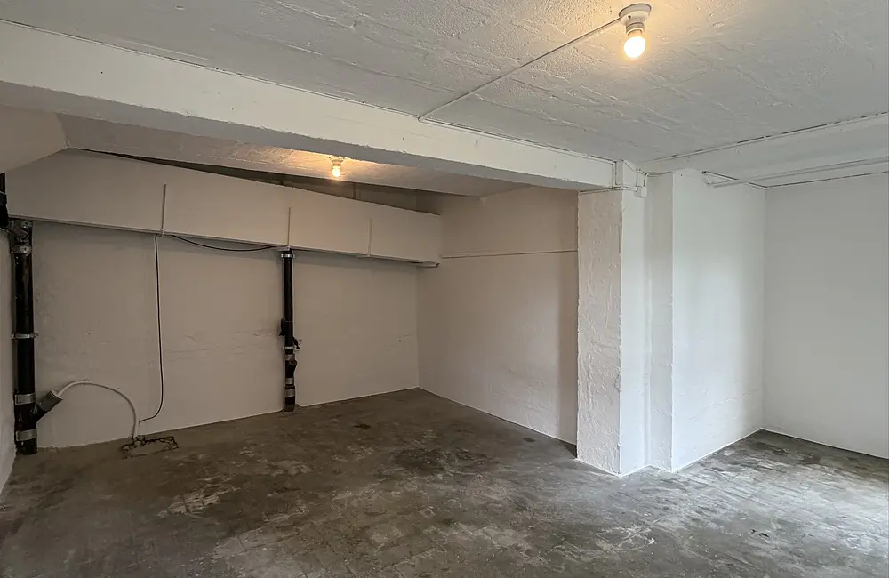 Storage room 29 m² Lagerraum an ruhiger Lage in Zürich-Wollishofen