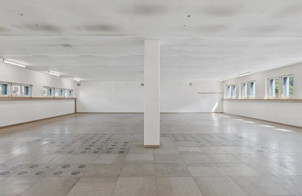 Storage room Platz, Freiheit & Alpenblick – Ihre neue Fläche in Glarus