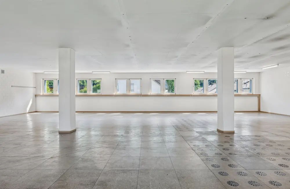 Storage room Platz, Freiheit & Alpenblick – Ihre neue Fläche in Glarus