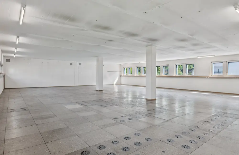 Storage room Platz, Freiheit & Alpenblick – Ihre neue Fläche in Glarus