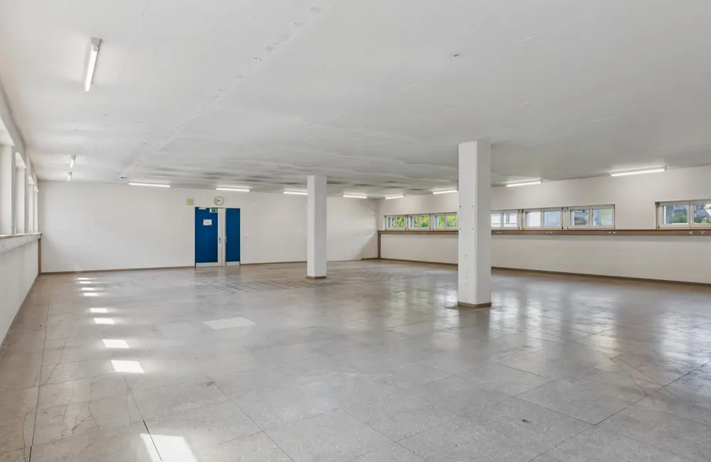 Storage room Platz, Freiheit & Alpenblick – Ihre neue Fläche in Glarus