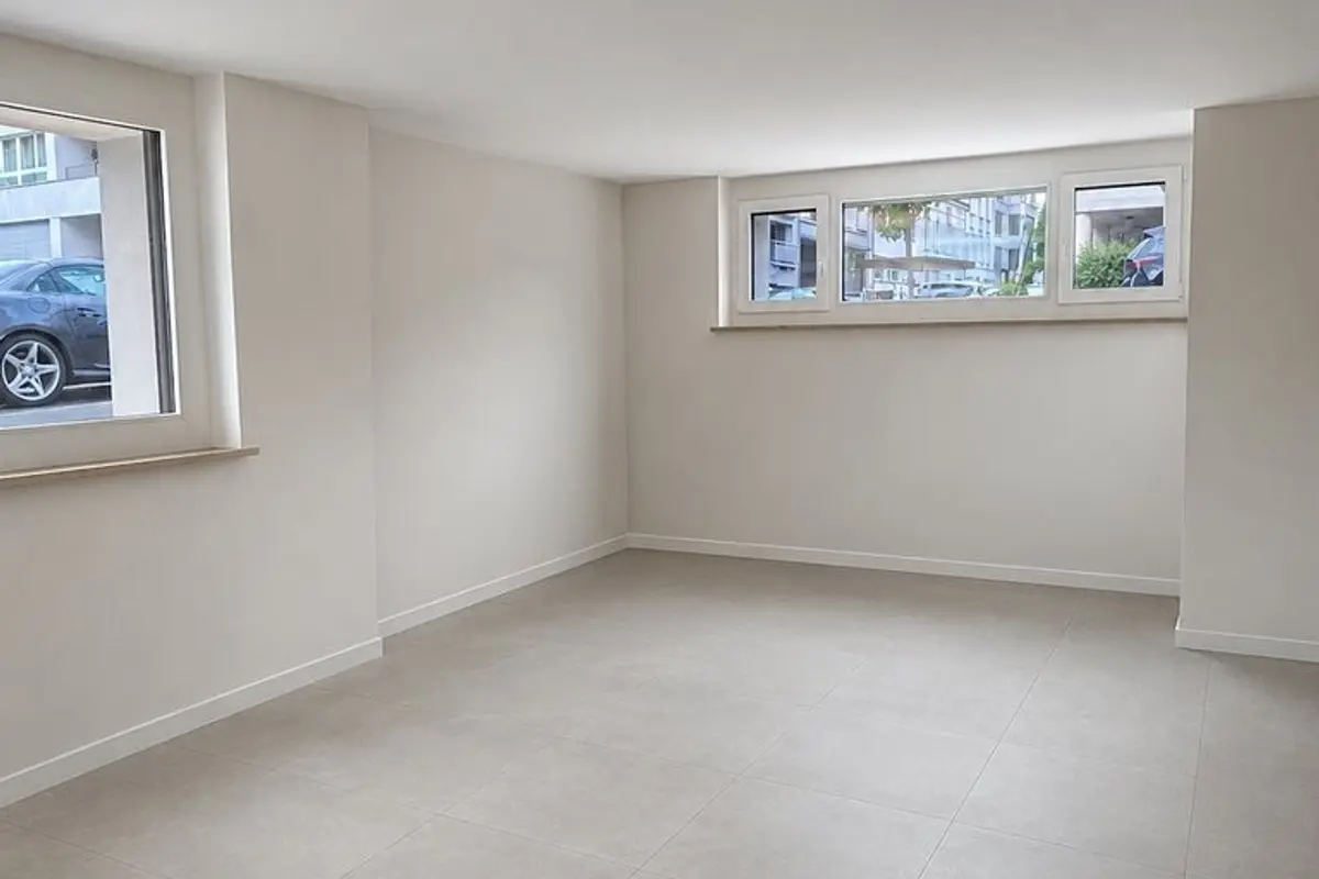 Garde-meuble Modernes Atelier / Büro an zentraler Lage