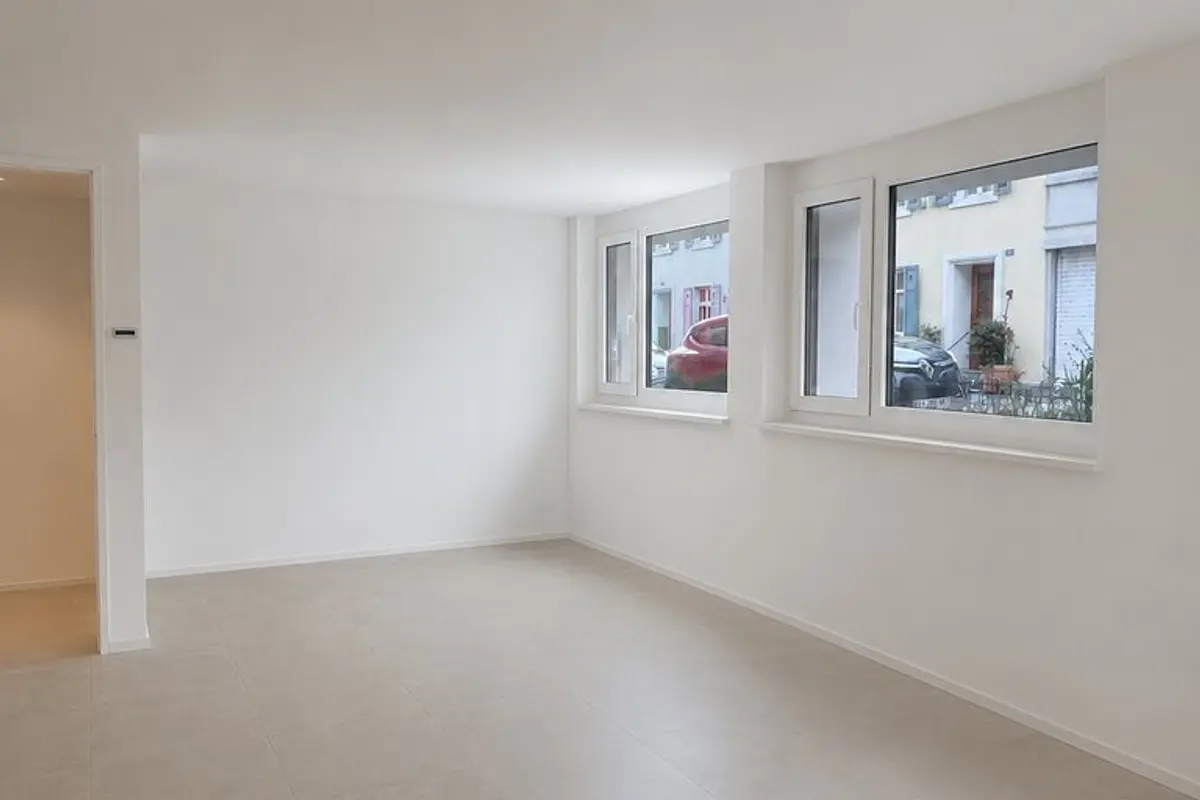 Garde-meuble Modernes Atelier / Büro an zentraler Lage