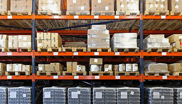 Garde-meuble Garde-meuble Kloten: Pièce de stockage Zürichstr. 98, 8600 Dübendorf