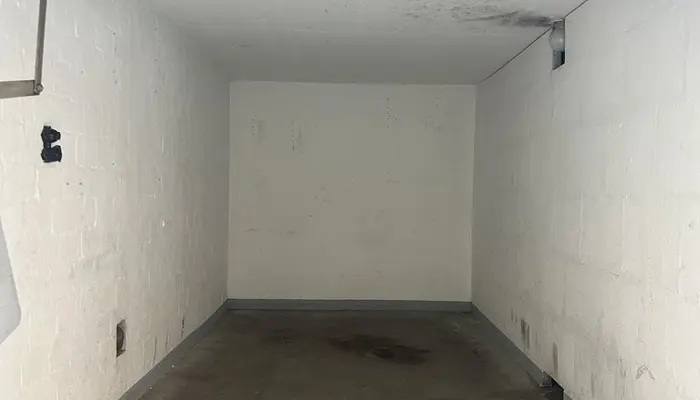 Storage room Storage room Gockhausen: Single garage Leutholdstrasse 13, 8037 Zürich