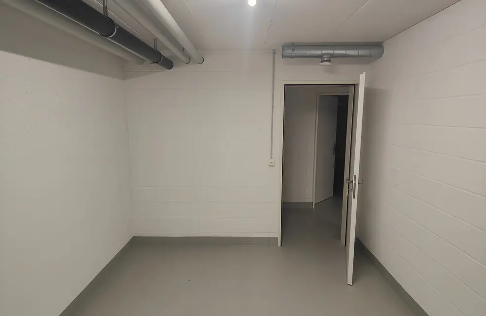 Storage room 11.83m2 Lagerraum Neuendorf - Dorfstrasse 37/37a