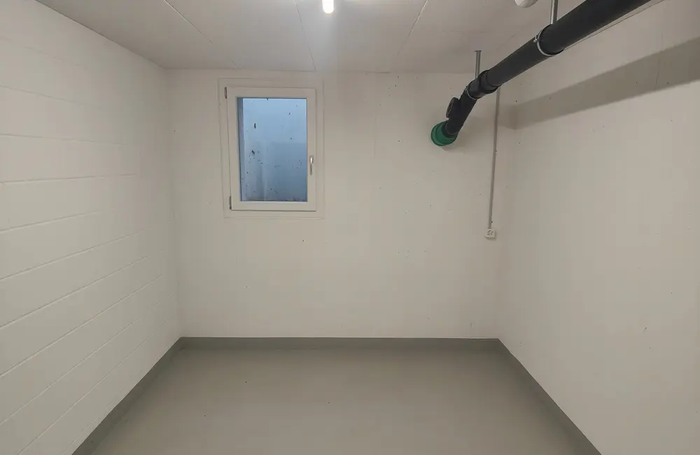 Storage room 11.83m2 Lagerraum Neuendorf - Dorfstrasse 37/37a