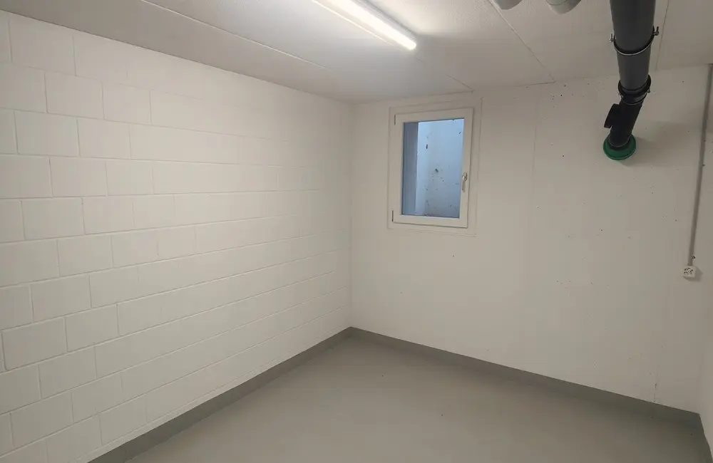 Storage room 11.83m2 Lagerraum Neuendorf - Dorfstrasse 37/37a