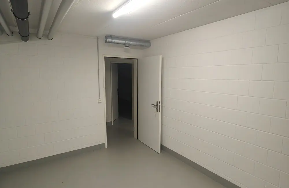 Storage room 11.83m2 Lagerraum Neuendorf - Dorfstrasse 37/37a
