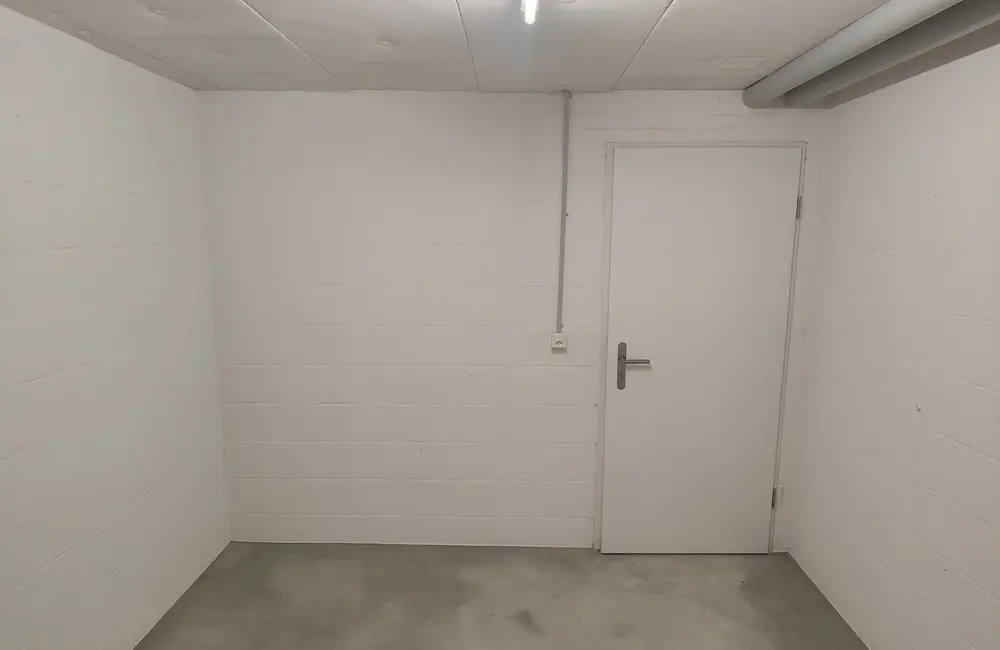 Storage room 9.5m2 Lagerraum Neuendorf - Dorfstrasse 37/37a