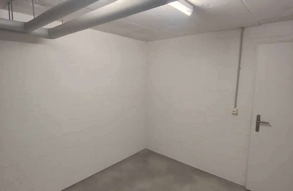 Storage room 9.5m2 Lagerraum Neuendorf - Dorfstrasse 37/37a