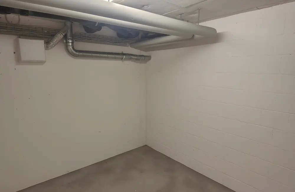 Storage room 9.5m2 Lagerraum Neuendorf - Dorfstrasse 37/37a