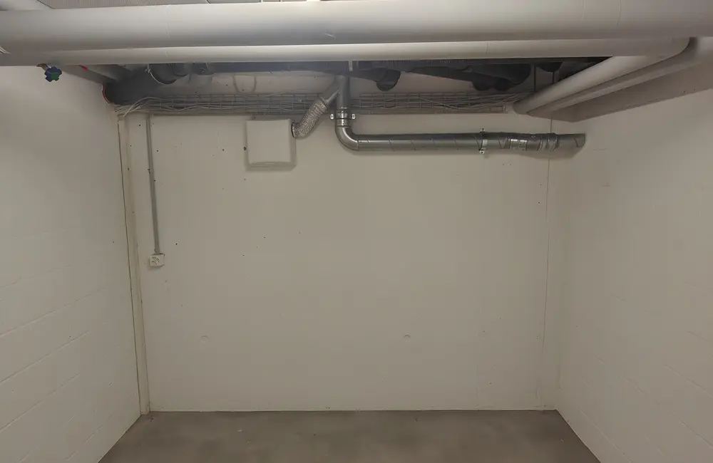 Storage room 9.5m2 Lagerraum Neuendorf - Dorfstrasse 37/37a