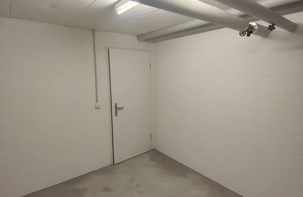 Storage room 9.5m2 Lagerraum Neuendorf - Dorfstrasse 37/37a
