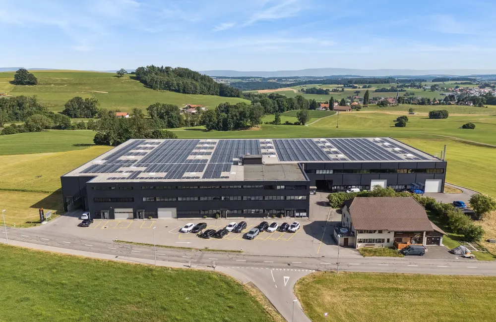 Garde-meuble Halle industrielle à louer – accès immédiat autoroute de Rossens