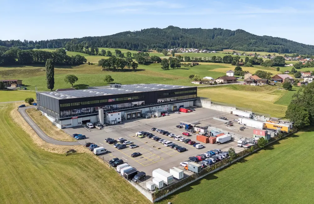 Garde-meuble Halle industrielle à louer – accès immédiat autoroute de Rossens