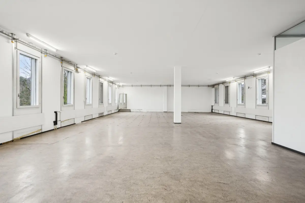 Garde-meuble Mehr Platz für Ihr Business: 305 m² Lagerfläche mit Warenlift
