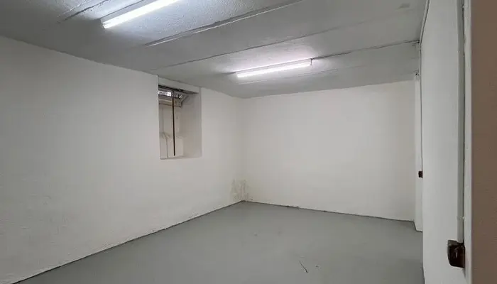 Storage room Storage room Adliswil: Storage room Leutholdstrasse 13, 8037 Zürich