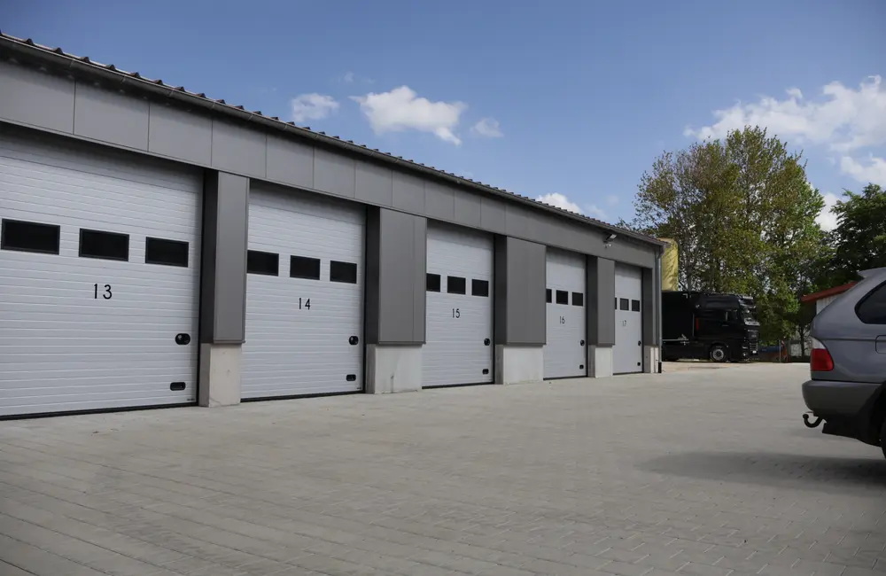 Lagerraum mieten Garage, Lager, High Cube Seecontainer, Carport – eingezäunt & kameraüberwacht, inkl. Sanitär - Dreher Garagen- und Gewerbepark Königsheim bei Tuttlingen