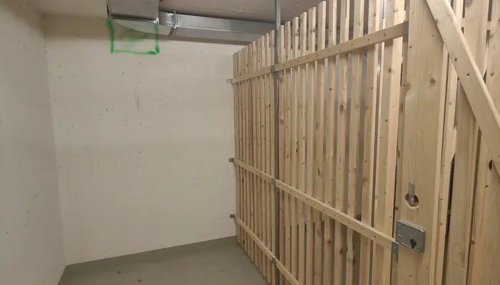 Storage room Storage room Muttenz: Storage room Hochstrasse 16, 4053 Basel