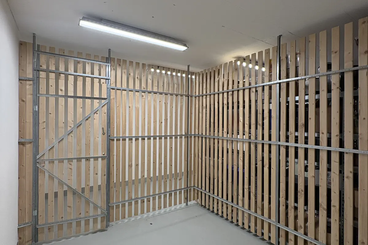 Lagerraum mieten 8m2 Kellerabteil Zürich - Hagenholzstrasse 59
