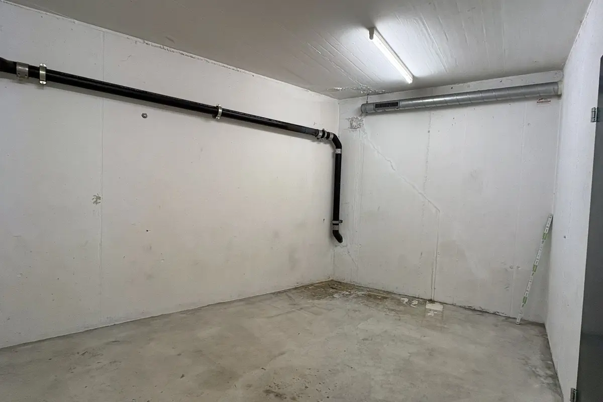 Storage room 15.9m2 Lagerraum Wädenswil - Zugerstrasse 2